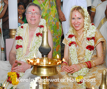 Kerala-Wedding-Reception-Houseboat