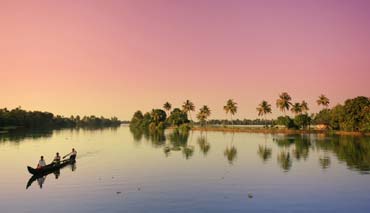 kerala-backwaters-houseboats
