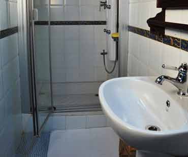 2-bedroom-kerala-houseboat
